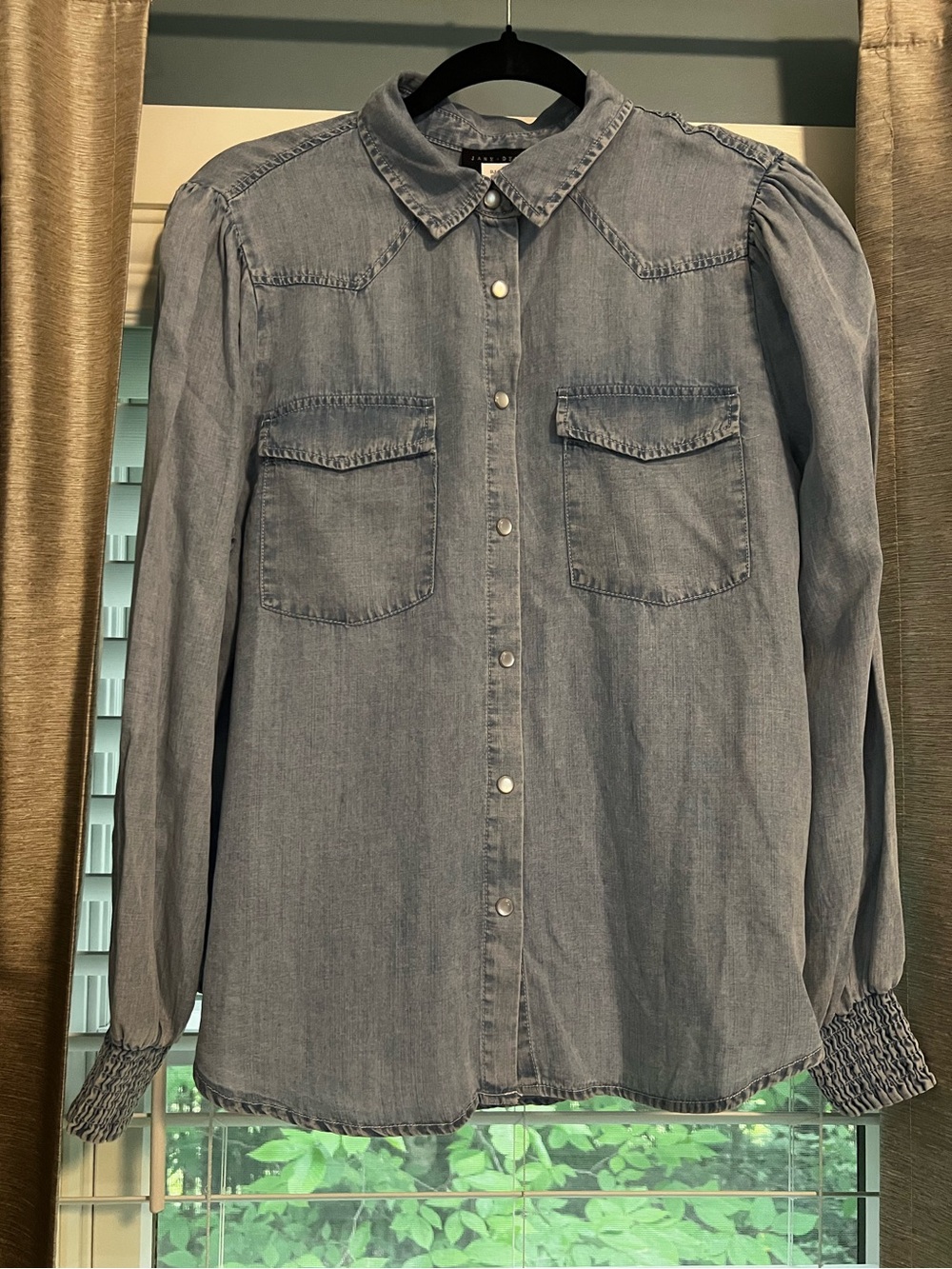 Jane+Delancey Denim Snap Front Shirt in Light Denim (Large)